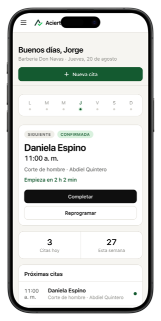 El panel de AciertaApp en un teléfono